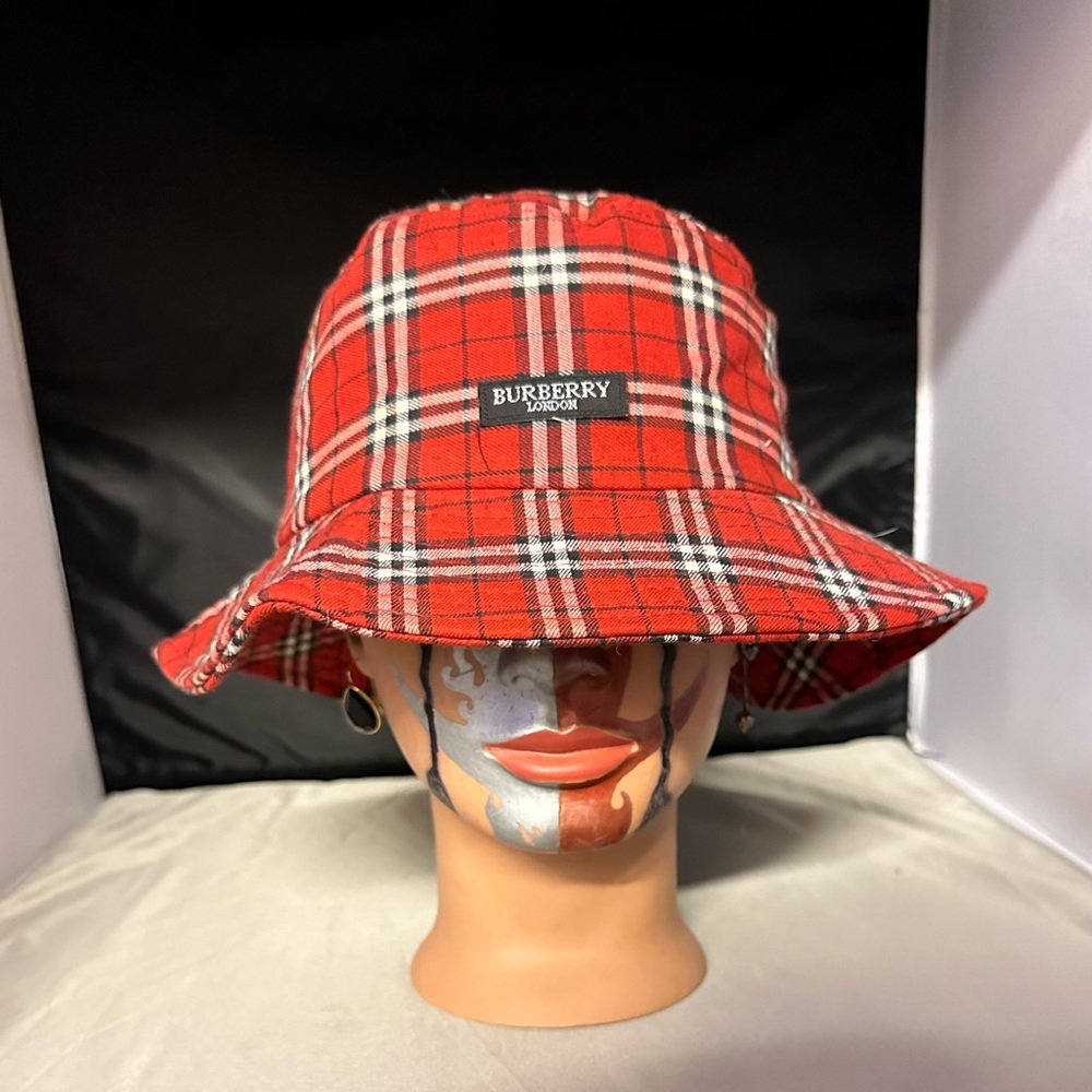 Vintage Burberry London bucket hat